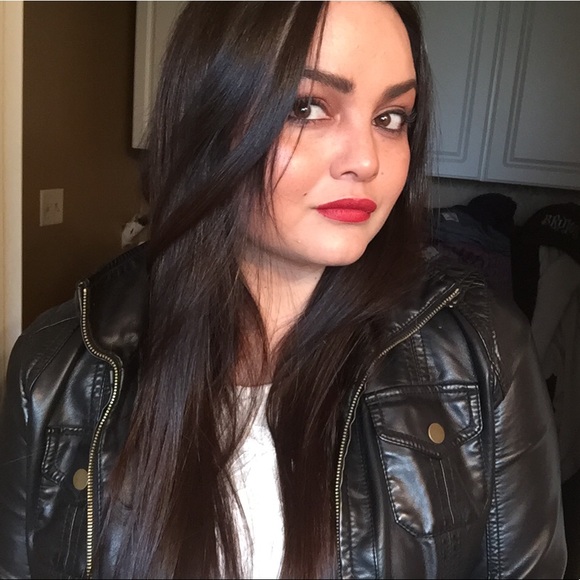 Meet your Posher, Amanda - Picture 1 of 1